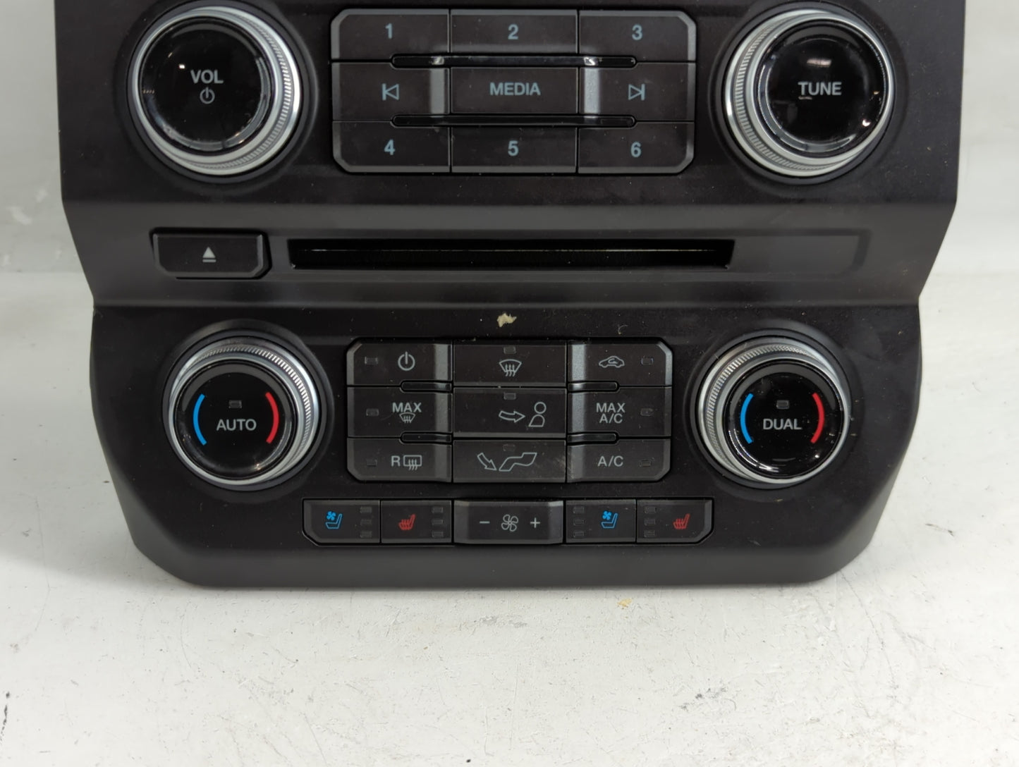 2018 Ford F-150 Radio AM FM Cd Player Receiver Replacement P/N:JL3T-18E245-BDG Fits OEM Used Auto Parts - Oemusedautoparts1.