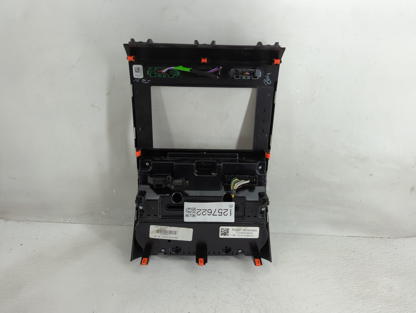 2018 Ford F-150 Radio AM FM Cd Player Receiver Replacement P/N:JL3T-18E245-BDG Fits OEM Used Auto Parts - Oemusedautoparts1.