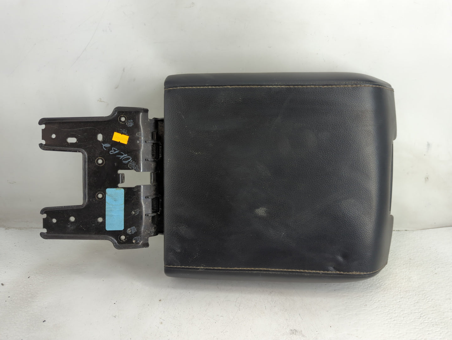 2018 Ford F-150 Center Console Armrest Cover Lid Fits OEM Used Auto Parts - Oemusedautoparts1.com
