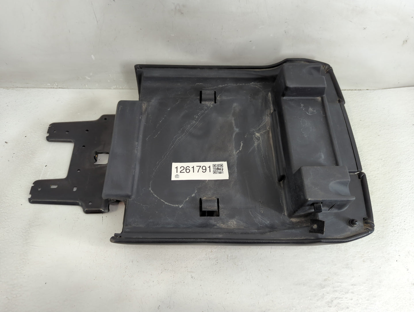 2018 Ford F-150 Center Console Armrest Cover Lid Fits OEM Used Auto Parts - Oemusedautoparts1.com