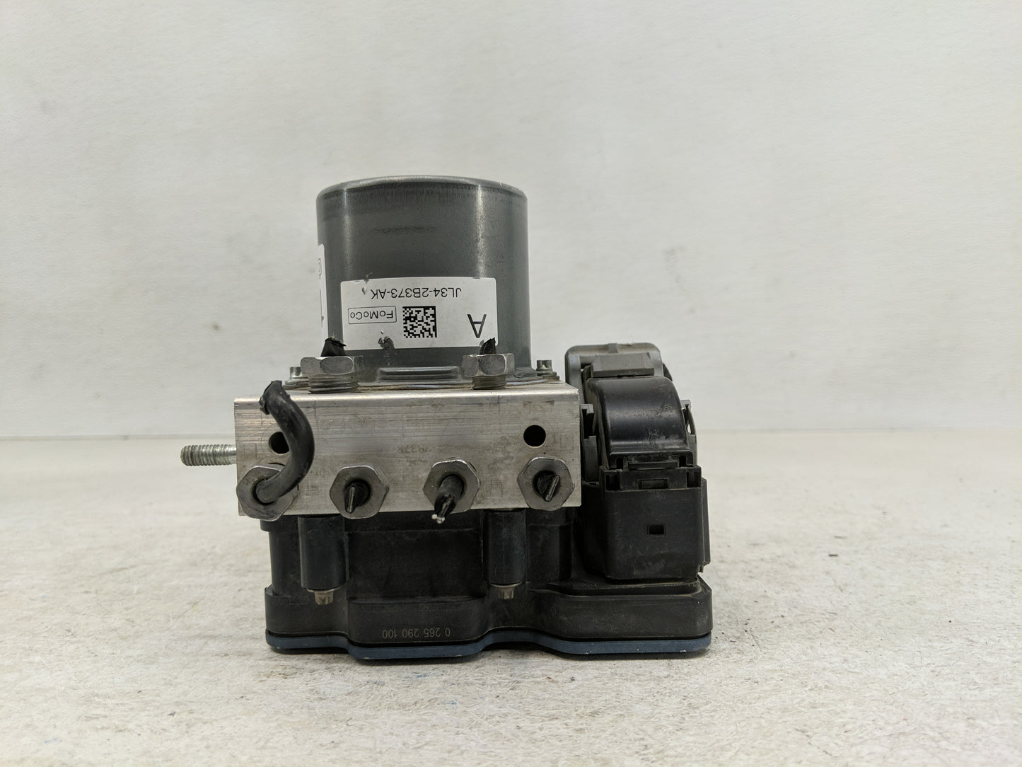 2018 Ford F-150 ABS Pump Control Module Replacement P/N:JL34-2B373-AK Fits OEM Used Auto Parts - Oemusedautoparts1.com