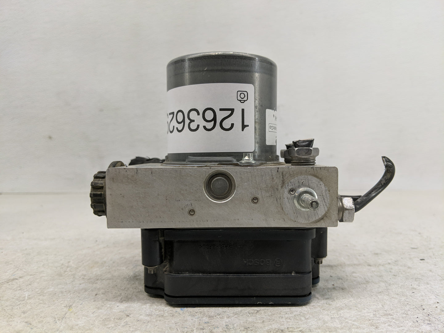 2018 Ford F-150 ABS Pump Control Module Replacement P/N:JL34-2B373-AK Fits OEM Used Auto Parts - Oemusedautoparts1.com