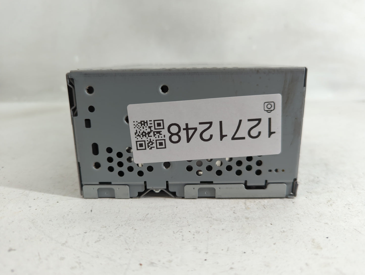 2017-2018 Ford F-150 Radio AM FM Cd Player Receiver Replacement P/N:HL3T-19C107-BC Fits Fits 2017 2018 OEM Used Auto Parts -