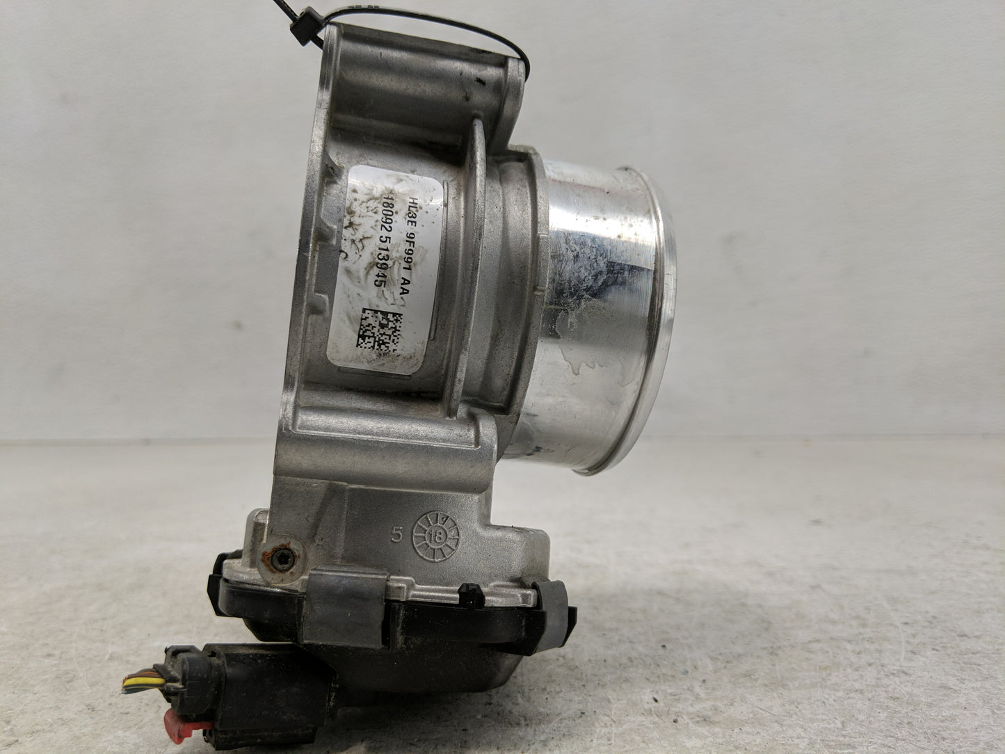 2017-2022 Ford F-150 Throttle Body P/N:HL3E 9F991 AA Fits Fits 2017 2018 2019 2020 2021 2022 OEM Used Auto Parts - Oemusedau