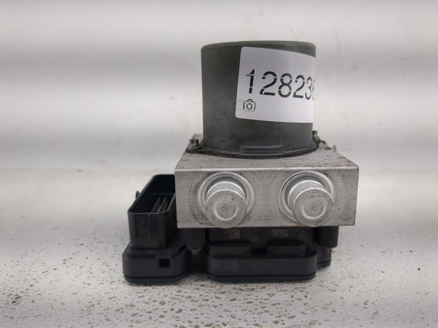 2018 Ford F-150 ABS Pump Control Module Replacement P/N:JL34-2B373-AK Fits OEM Used Auto Parts - Oemusedautoparts1.com