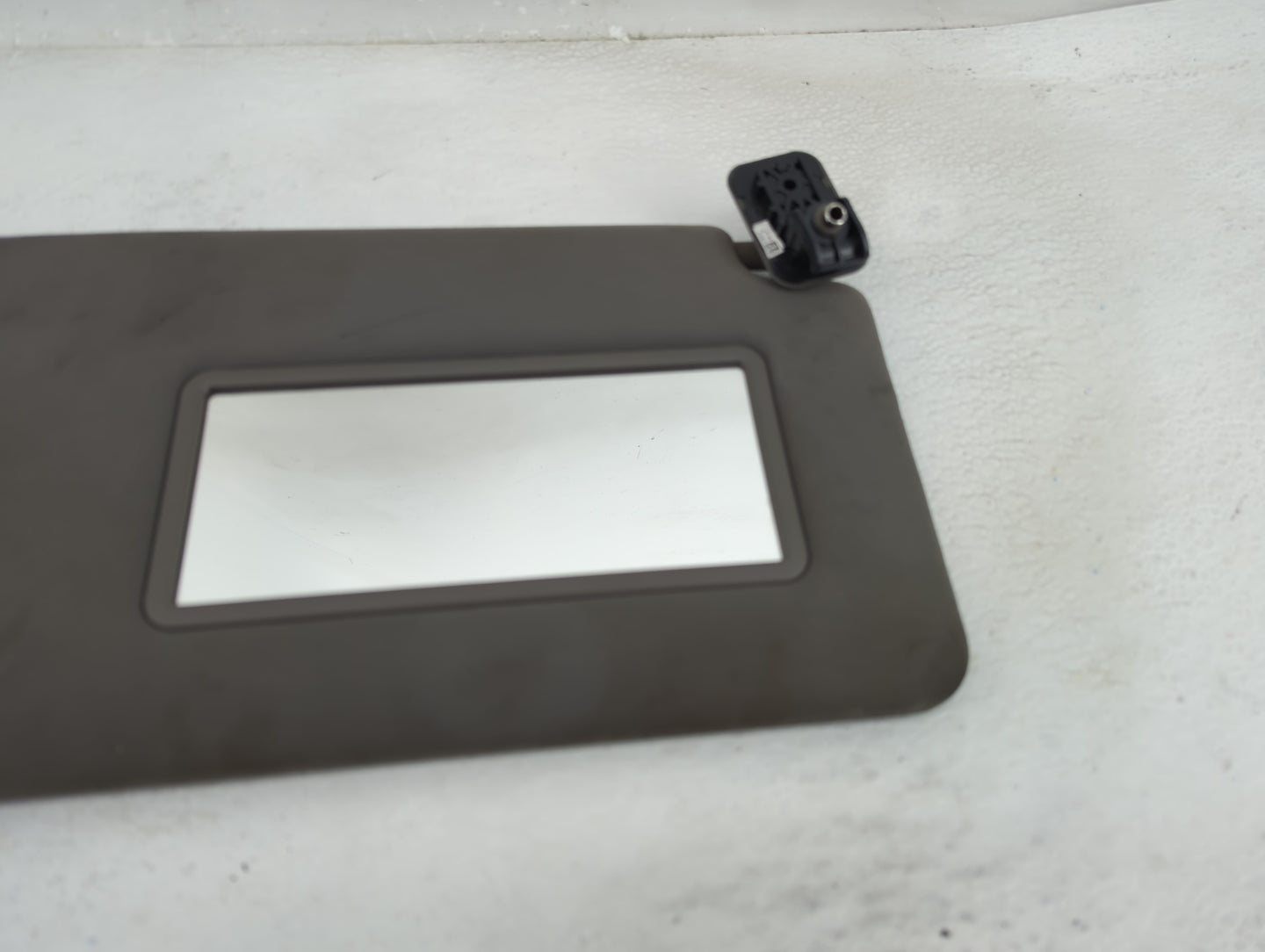 2018-2020 Ford F-150 Sun Visor Shade Replacement Passenger Right Mirror Fits Fits 2018 2019 2020 OEM Used Auto Parts - Oemus
