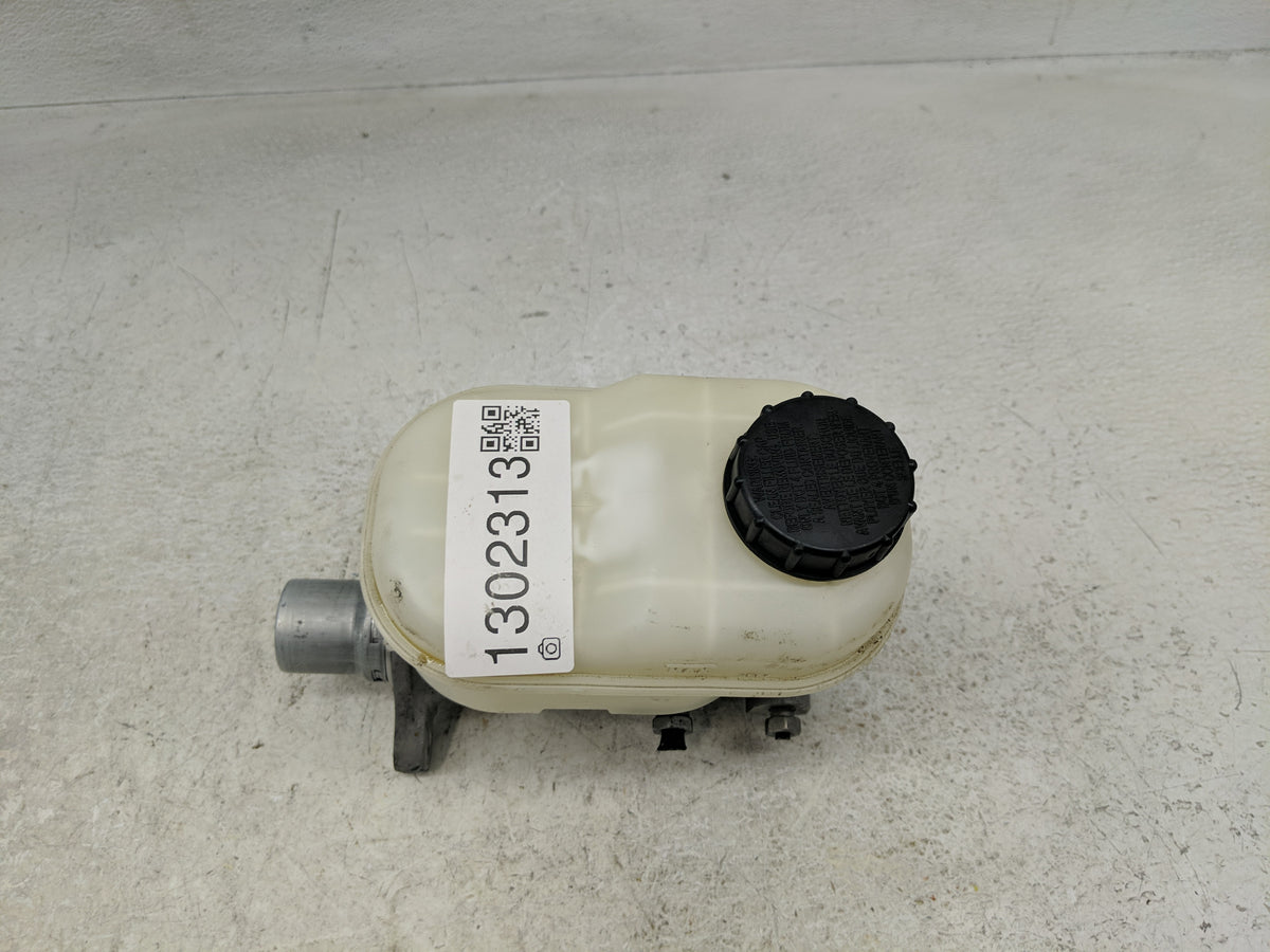 2018-2020 Ford F-150 Brake Master Cylinder 1302313 - Oemusedautoparts1.com
