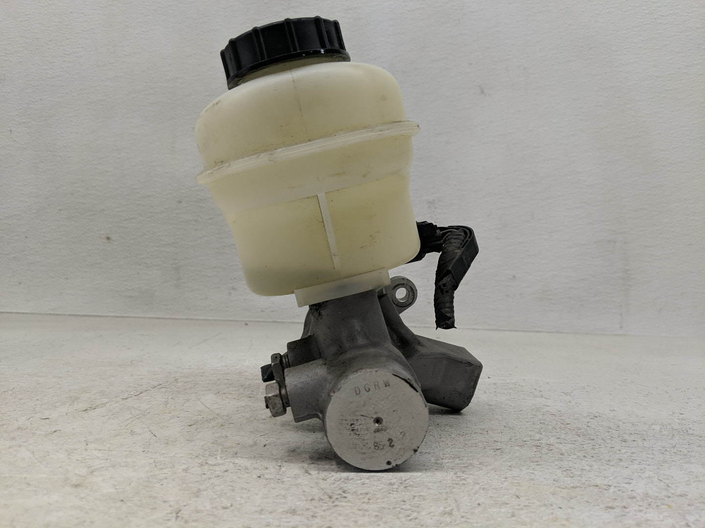 2018-2020 Ford F-150 Brake Master Cylinder 1302313 - Oemusedautoparts1.com