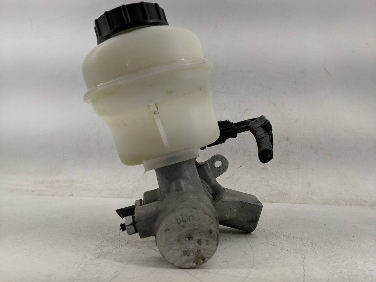 2018-2020 Ford F-150 Brake Master Cylinder 1311490 - Oemusedautoparts1.com