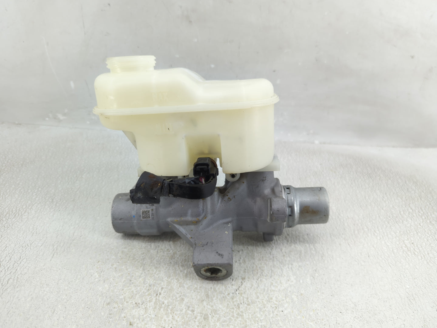 2018-2020 Ford F-150 Brake Master Cylinder 1312096 - Oemusedautoparts1.com