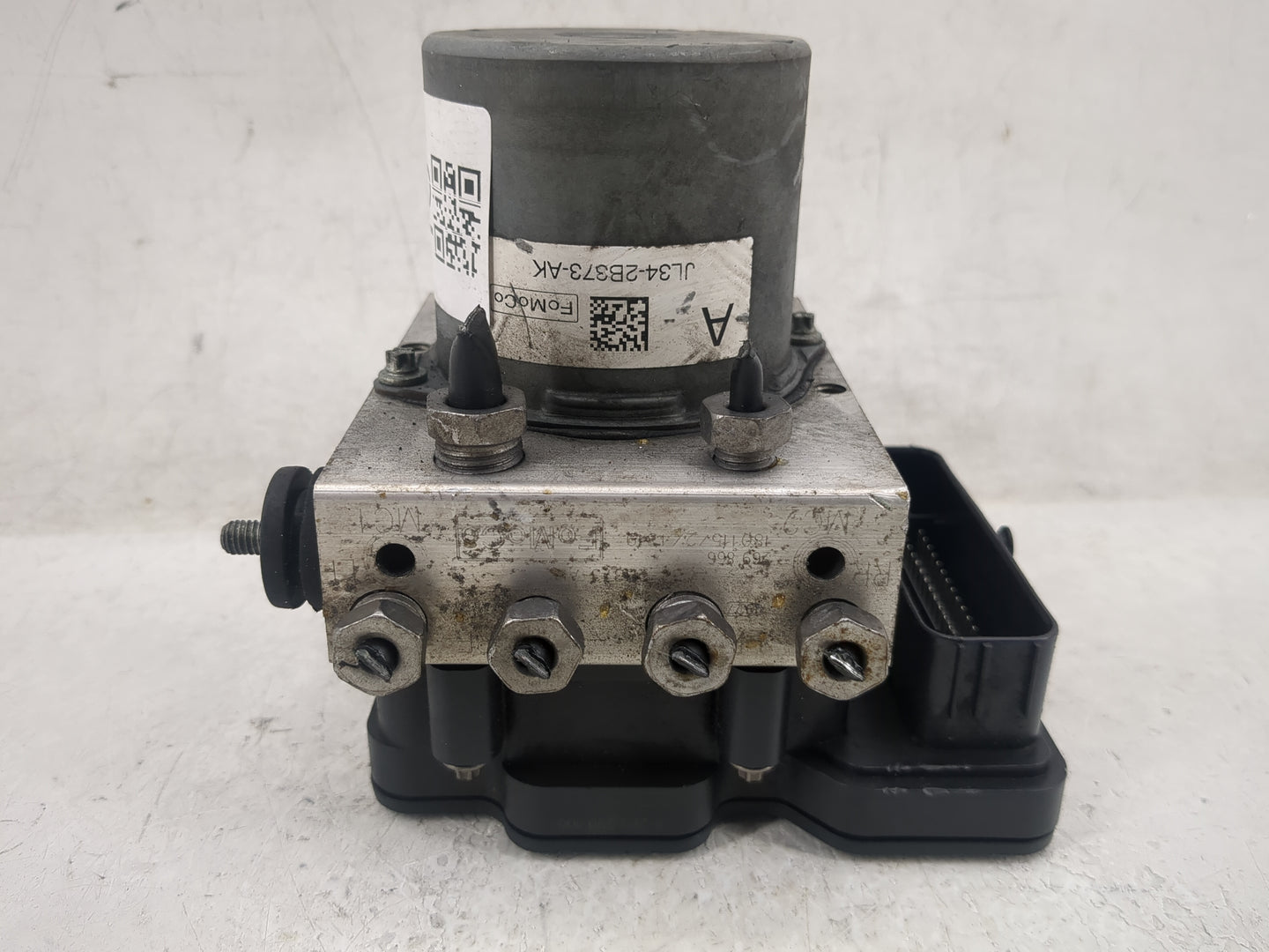 2018 Ford F-150 ABS Pump Control Module Replacement P/N:JL34-2B373-AK Fits OEM Used Auto Parts - Oemusedautoparts1.com