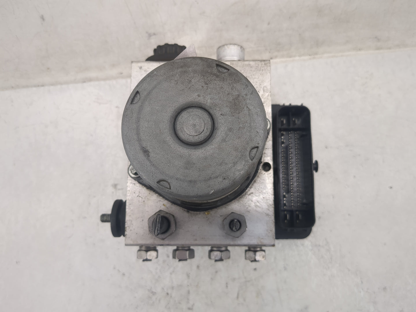 2018 Ford F-150 ABS Pump Control Module Replacement P/N:JL34-2B373-AK Fits OEM Used Auto Parts - Oemusedautoparts1.com