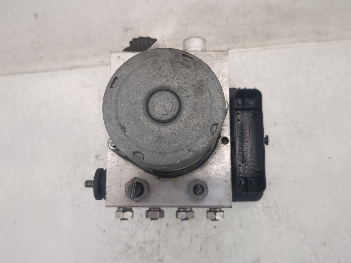 2018 Ford F-150 ABS Pump Control Module Replacement P/N:JL34-2B373-AK Fits OEM Used Auto Parts - Oemusedautoparts1.com