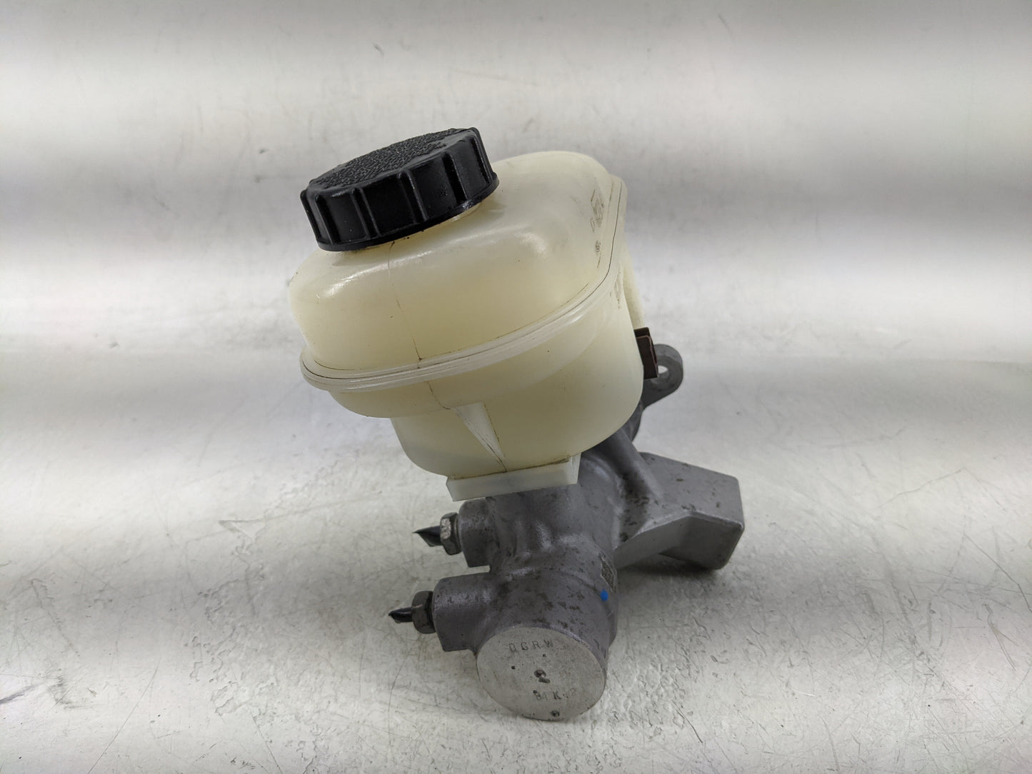 2018-2020 Ford F-150 Brake Master Cylinder 1376831 - Oemusedautoparts1.com