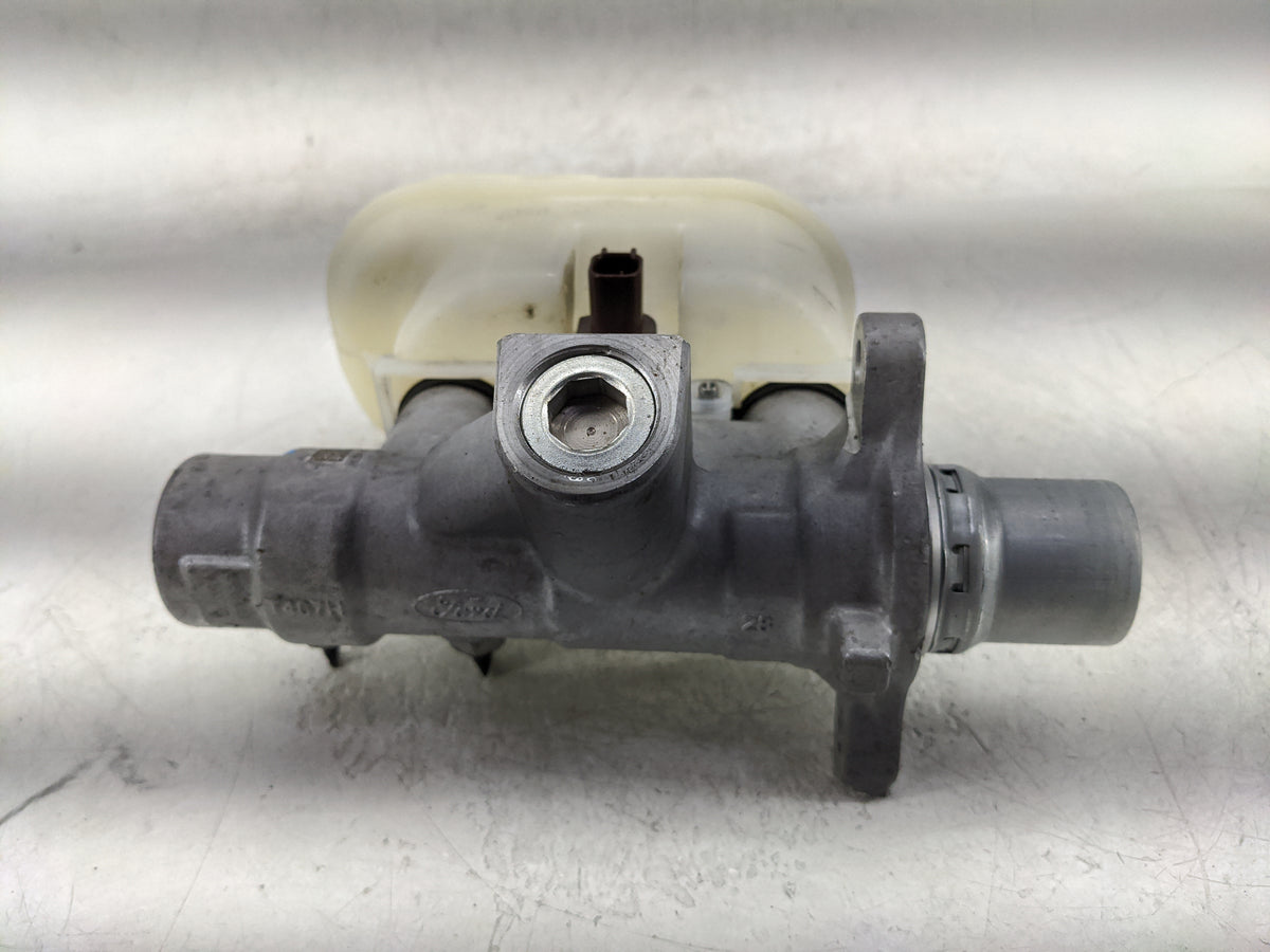2018-2020 Ford F-150 Brake Master Cylinder 1376831 - Oemusedautoparts1.com