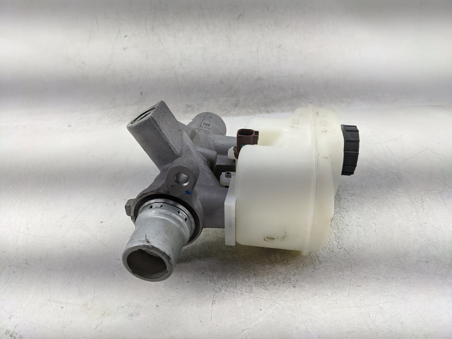 2018-2020 Ford F-150 Brake Master Cylinder 1376840 - Oemusedautoparts1.com