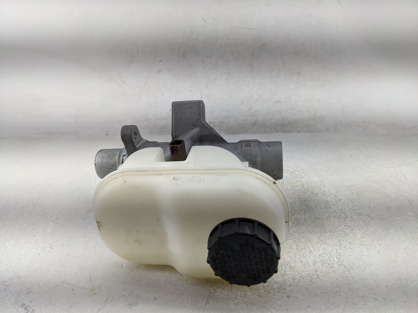 2018-2020 Ford F-150 Brake Master Cylinder 1376840 - Oemusedautoparts1.com