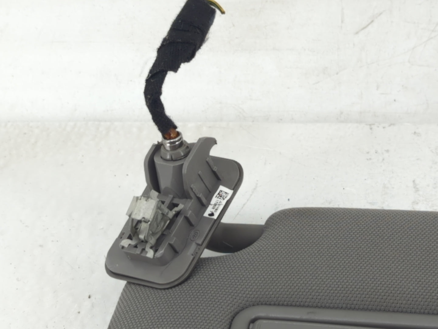 2018-2020 Ford F-150 Sun Visor Shade Replacement Passenger Right Mirror Fits Fits 2018 2019 2020 OEM Used Auto Parts - Oemus