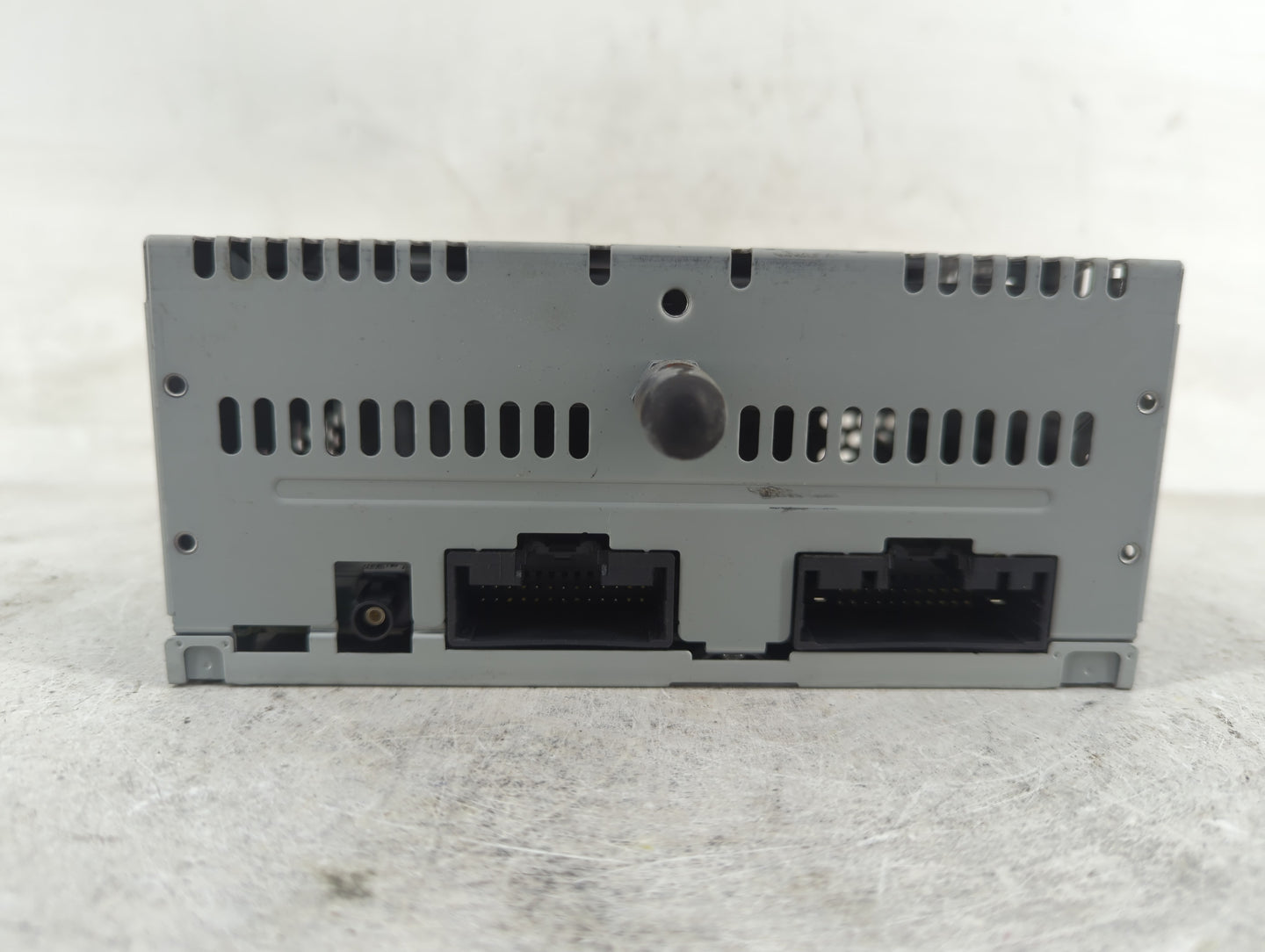 2017-2018 Ford F-150 Radio AM FM Cd Player Receiver Replacement P/N:JL3T-19C107-AA Fits Fits 2017 2018 OEM Used Auto Parts -