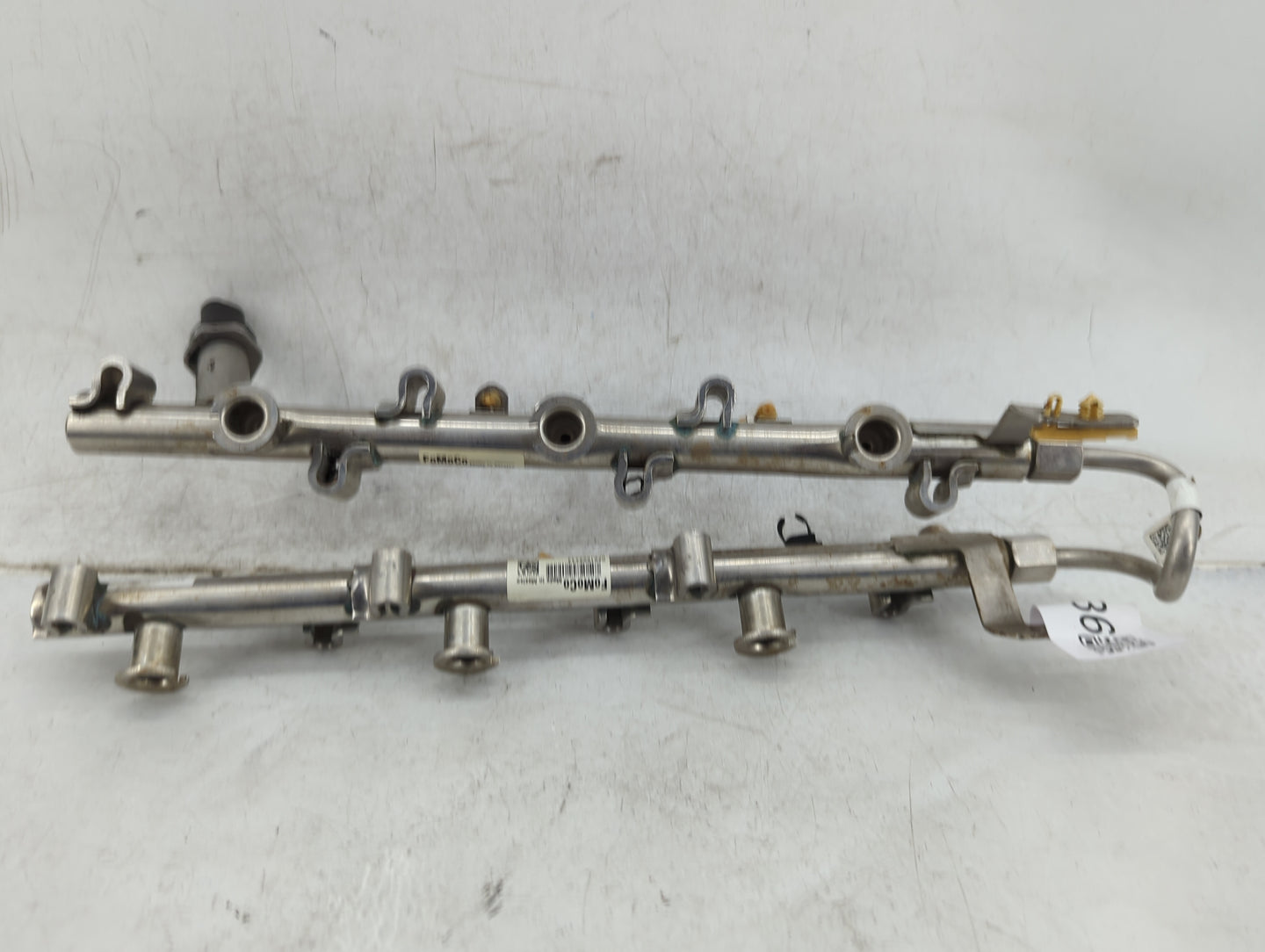 2018 Ford F-150 Fuel Injectors P/N:HL3E 9F797 EE 0302457005, 0261555244 Fits OEM Used Auto Parts - Oemusedautoparts1.com