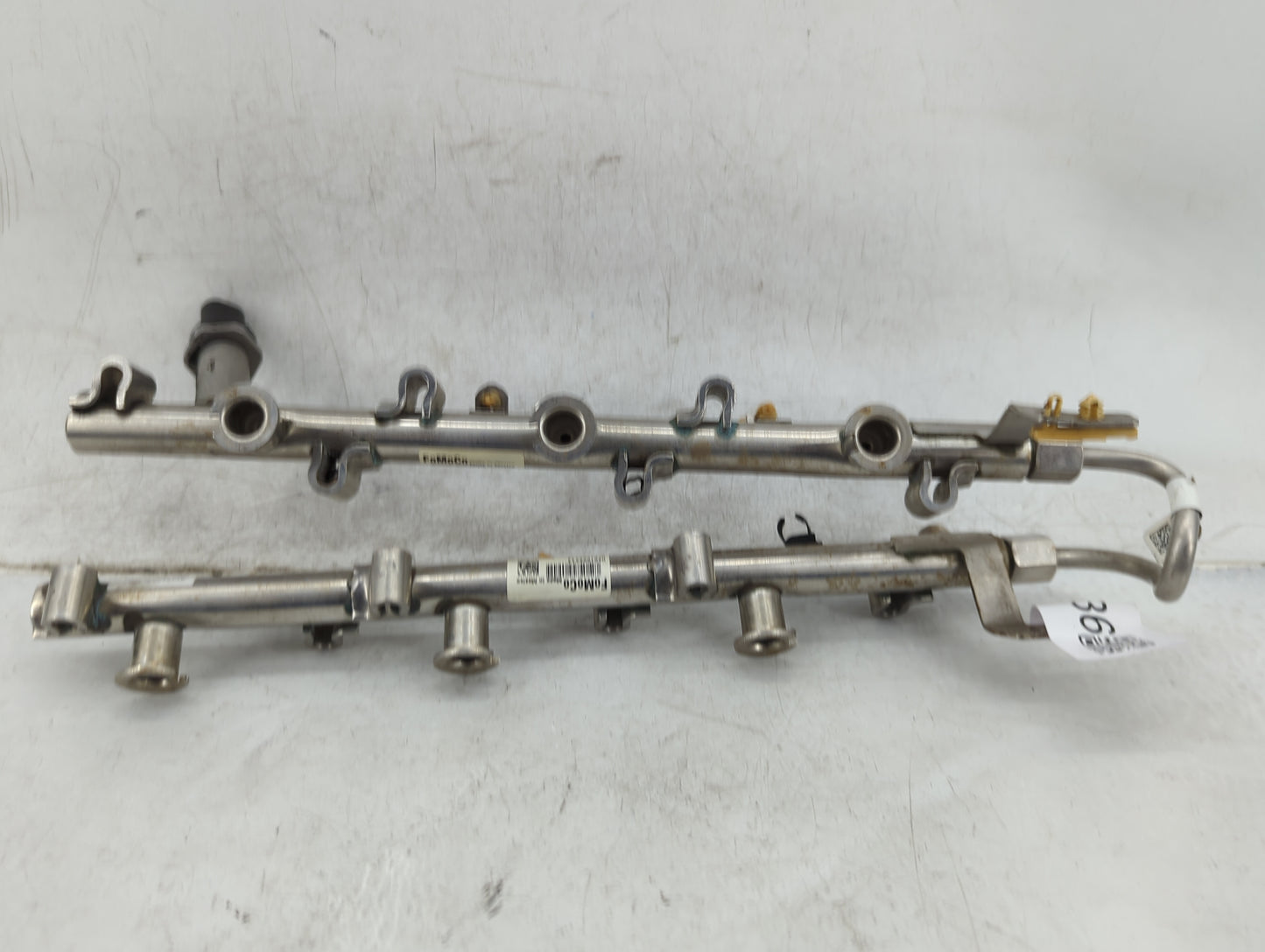 2018 Ford F-150 Fuel Injectors P/N:HL3E 9F797 EE 0302457005, 0261555244 Fits OEM Used Auto Parts - Oemusedautoparts1.com