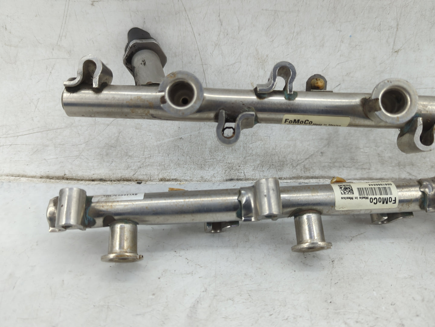 2018 Ford F-150 Fuel Injectors P/N:HL3E 9F797 EE 0302457005, 0261555244 Fits OEM Used Auto Parts - Oemusedautoparts1.com