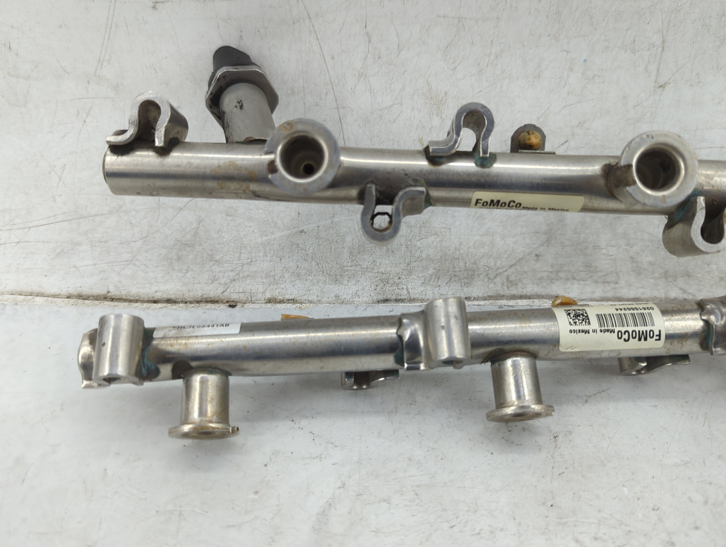 2018 Ford F-150 Fuel Injectors P/N:HL3E 9F797 EE 0302457005, 0261555244 Fits OEM Used Auto Parts - Oemusedautoparts1.com
