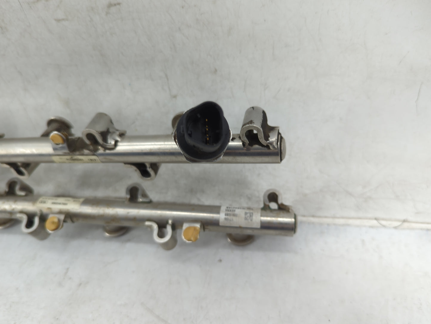 2018 Ford F-150 Fuel Injectors P/N:HL3E 9F797 EE 0302457005, 0261555244 Fits OEM Used Auto Parts - Oemusedautoparts1.com
