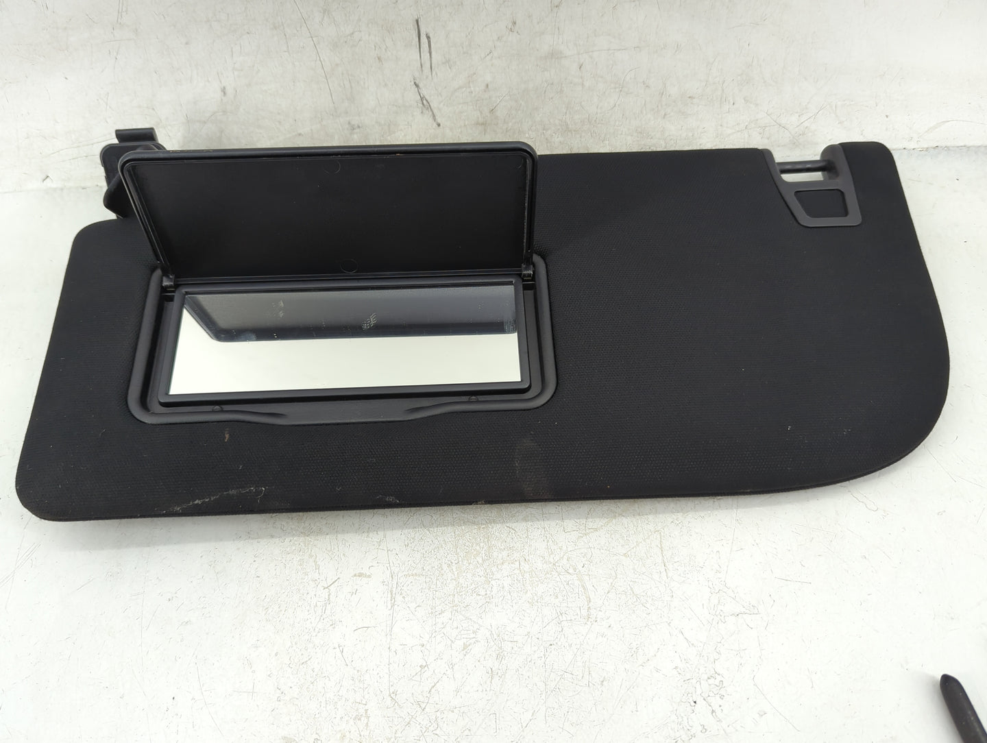 2018-2020 Ford F-150 Sun Visor Shade Replacement Driver Left Mirror Fits Fits 2018 2019 2020 OEM Used Auto Parts - Oemusedau