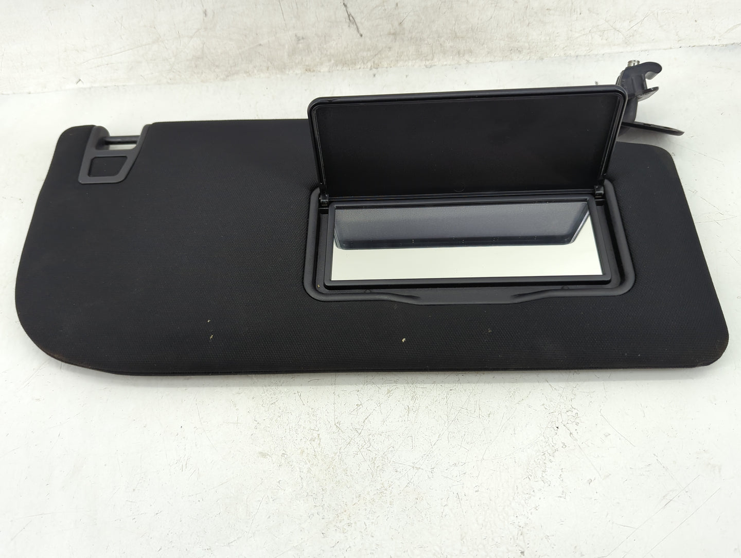 2018-2020 Ford F-150 Sun Visor Shade Replacement Passenger Right Mirror Fits Fits 2018 2019 2020 OEM Used Auto Parts - Oemus