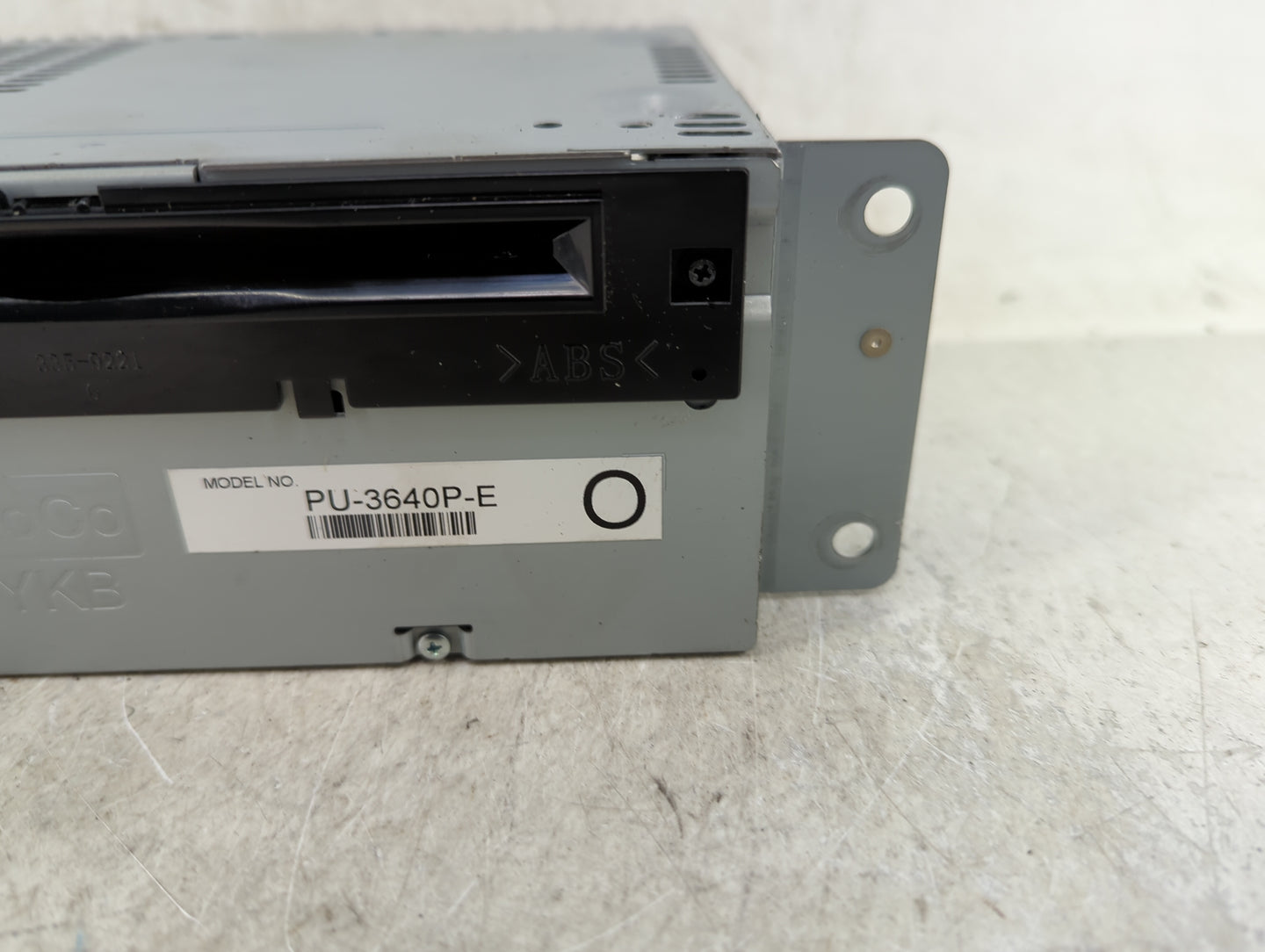 2017-2018 Ford F-150 Radio AM FM Cd Player Receiver Replacement P/N:HL3T-19C107-BC Fits Fits 2017 2018 OEM Used Auto Parts -