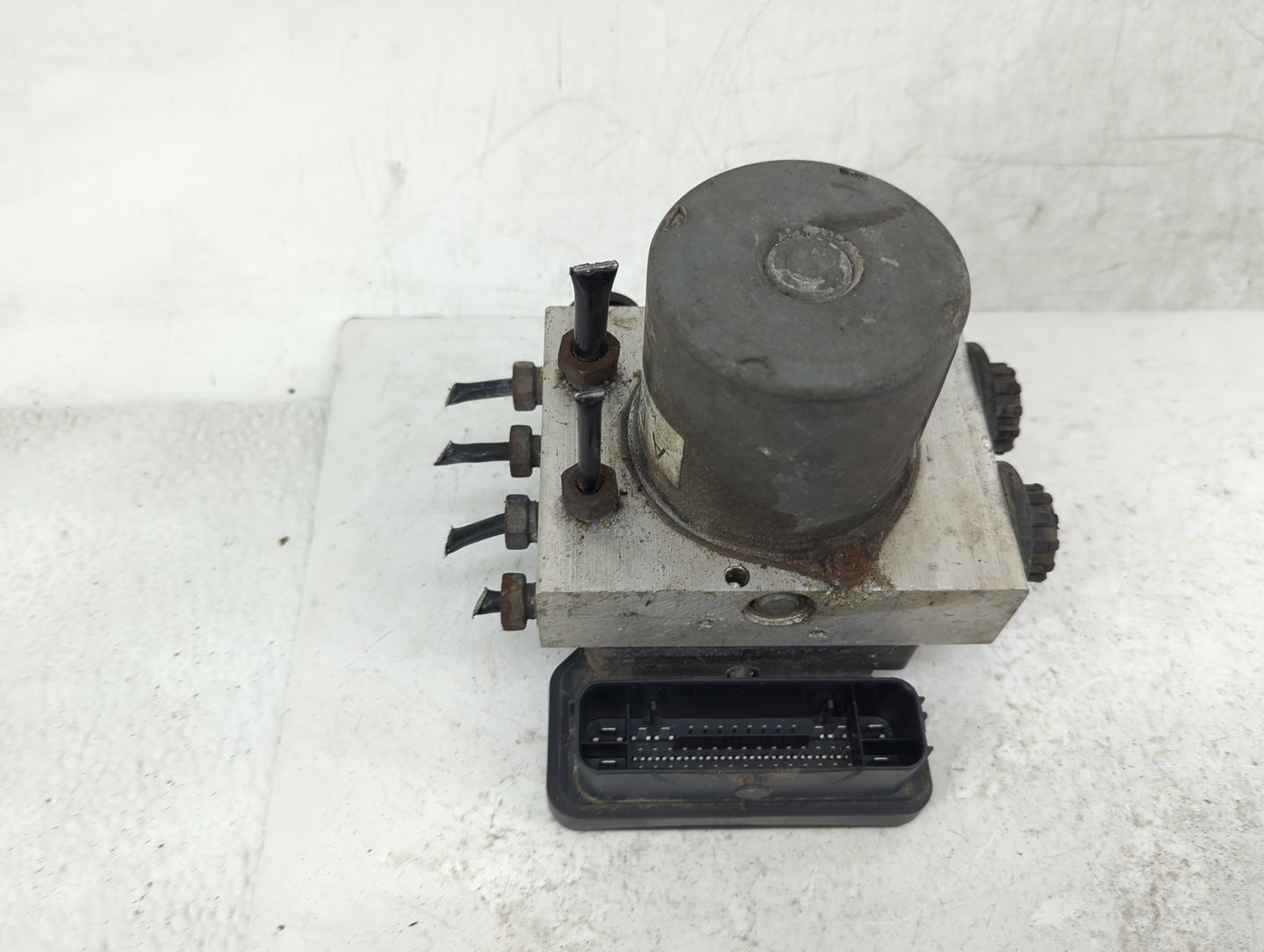 2018 Ford F-150 ABS Pump Control Module Replacement P/N:KL34-2B373-AE Fits OEM Used Auto Parts - Oemusedautoparts1.com