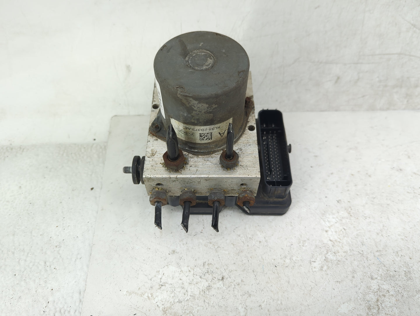 2018 Ford F-150 ABS Pump Control Module Replacement P/N:KL34-2B373-AE Fits OEM Used Auto Parts - Oemusedautoparts1.com