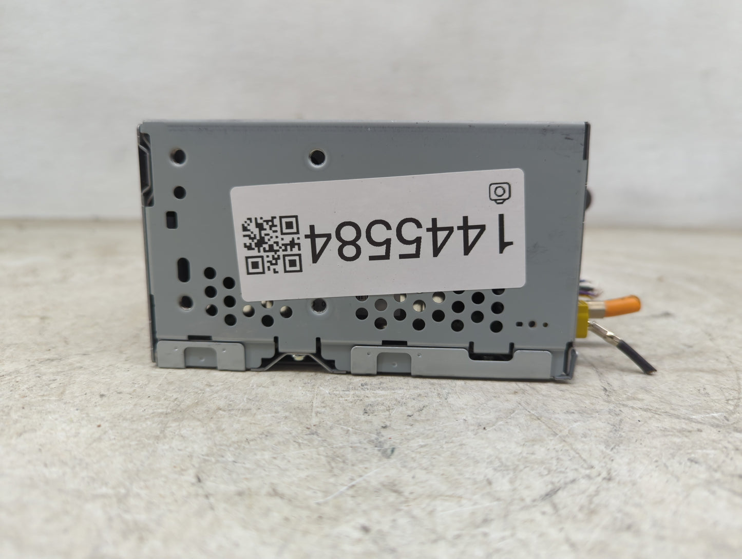 2017-2018 Ford F-150 Radio AM FM Cd Player Receiver Replacement P/N:PU-3640P-E HL3T-19C107-BC Fits Fits 2017 2018 OEM Used A