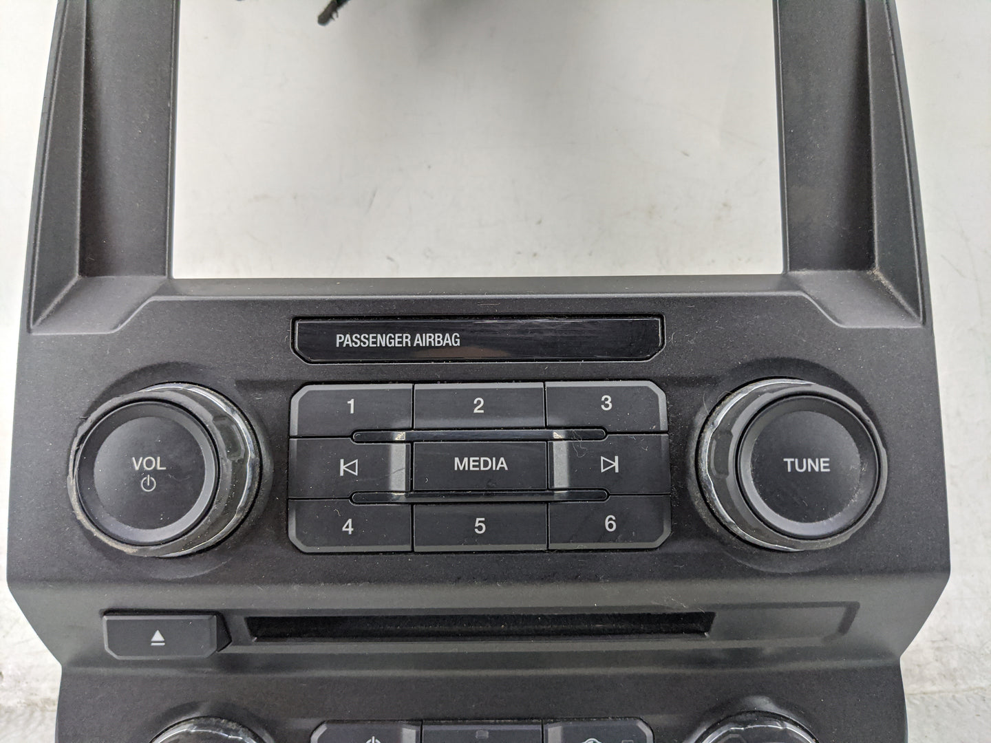 2018-2018 Ford F-150 Radio Control Panel 1475682 - Oemusedautoparts1.com