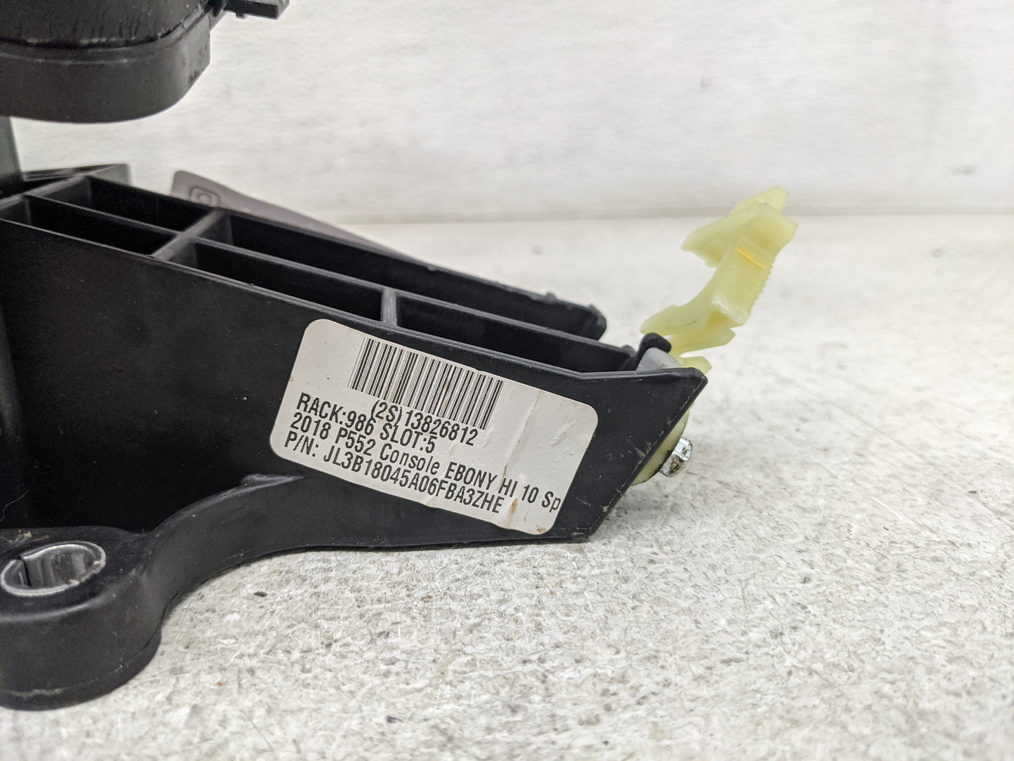 2018 Ford F-150 Floor Console Assembly Shifter - Oemusedautoparts1.com