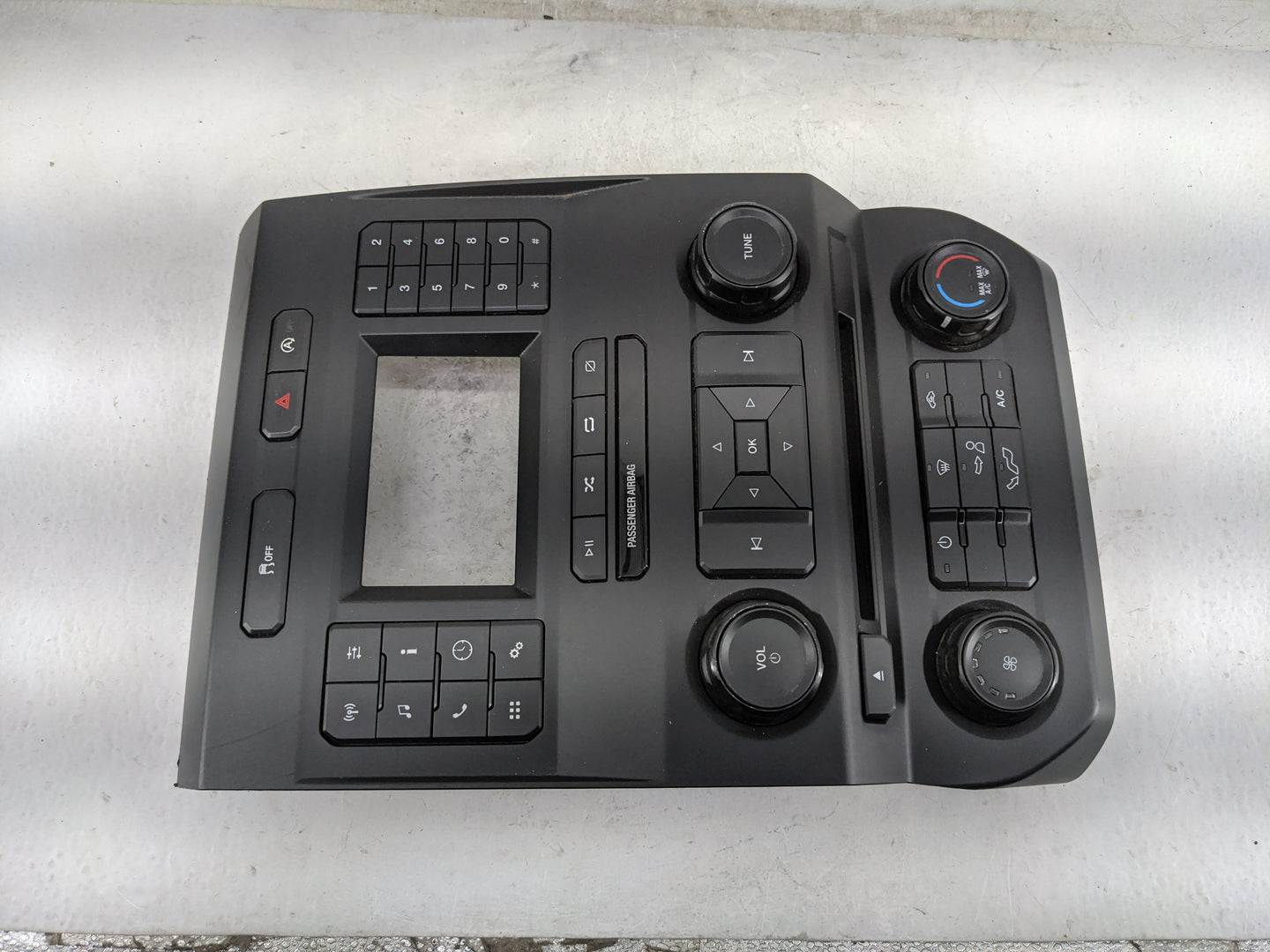 2018-2018 Ford F-150 Radio Control Panel 1483032 - Oemusedautoparts1.com