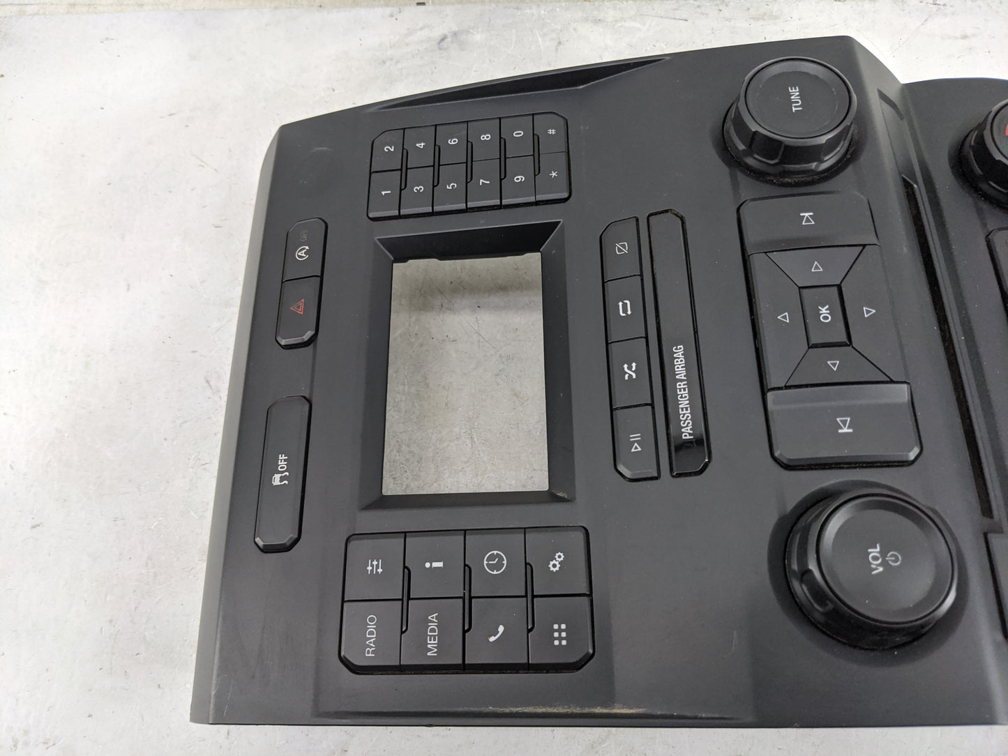 2018-2018 Ford F-150 Radio Control Panel 1483043 - Oemusedautoparts1.com
