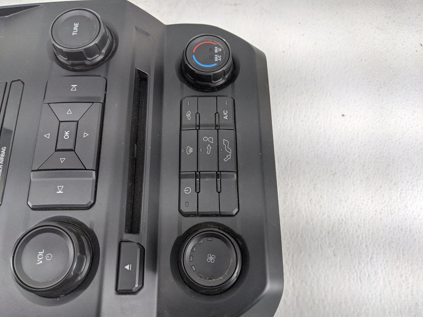 2018-2018 Ford F-150 Radio Control Panel 1483043 - Oemusedautoparts1.com