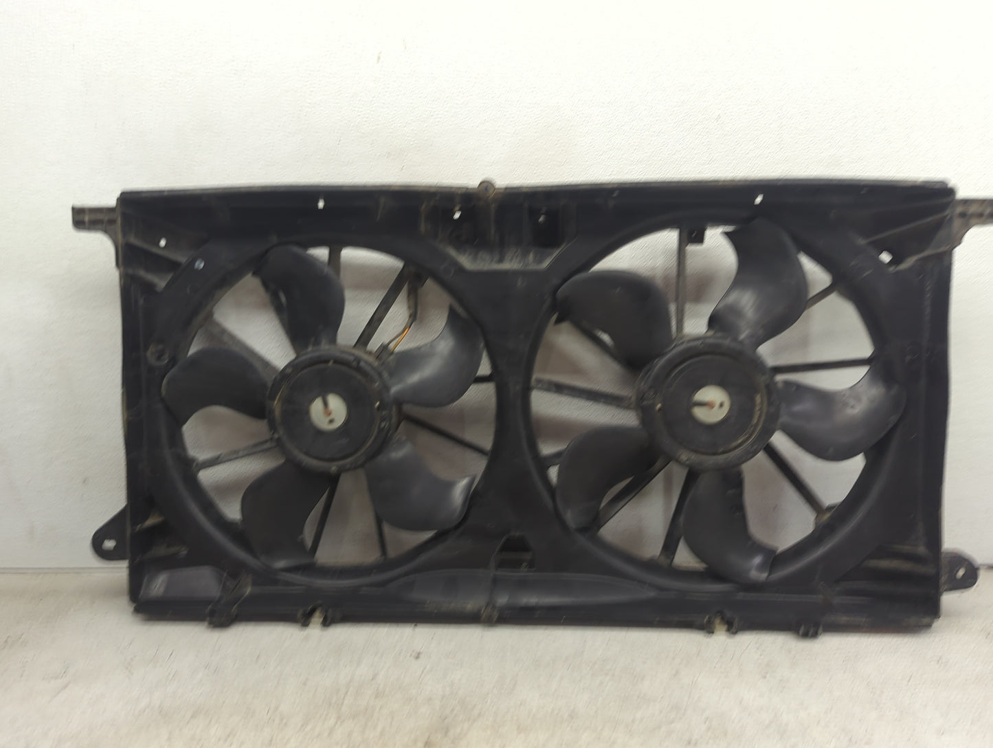 2018 Ford F-150 Electric Radiator Cooling Fan Motor Assembly P/N:60023-40205 Fits OEM Used Auto Parts - Oemusedautoparts1.co