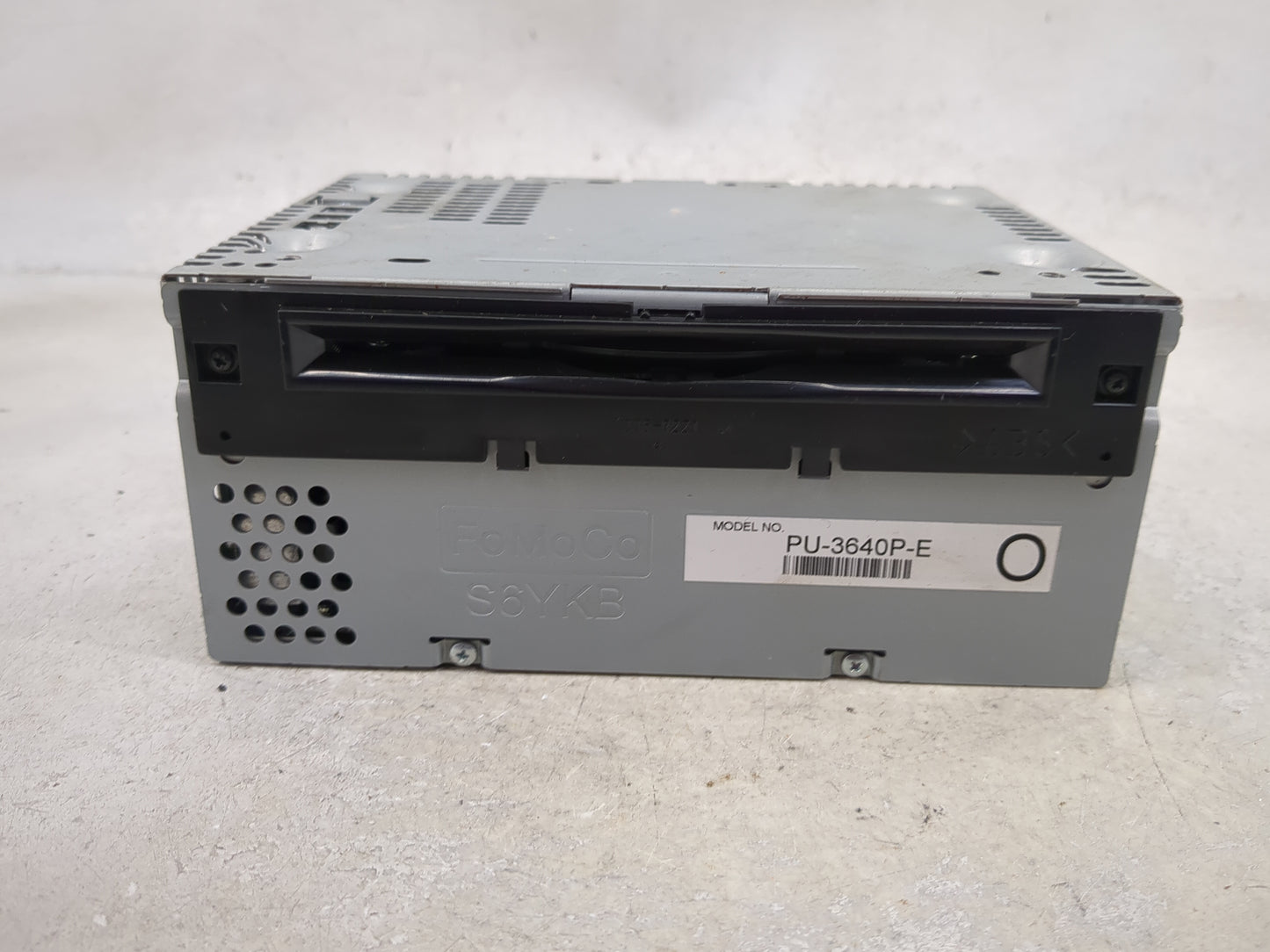 2017-2018 Ford F-150 Radio AM FM Cd Player Receiver Replacement P/N:PU-3640P-E Fits Fits 2017 2018 OEM Used Auto Parts - Oem
