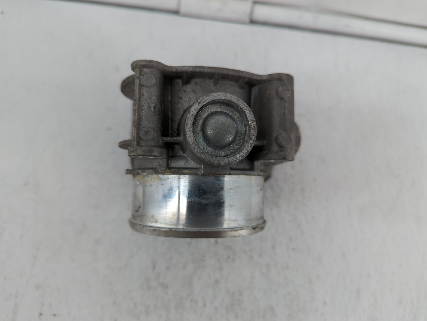 2017-2019 Ford F-150 Throttle Body P/N:71562054 HL3E-9F991-AA Fits Fits 2017 2018 2019 OEM Used Auto Parts - Oemusedautopart