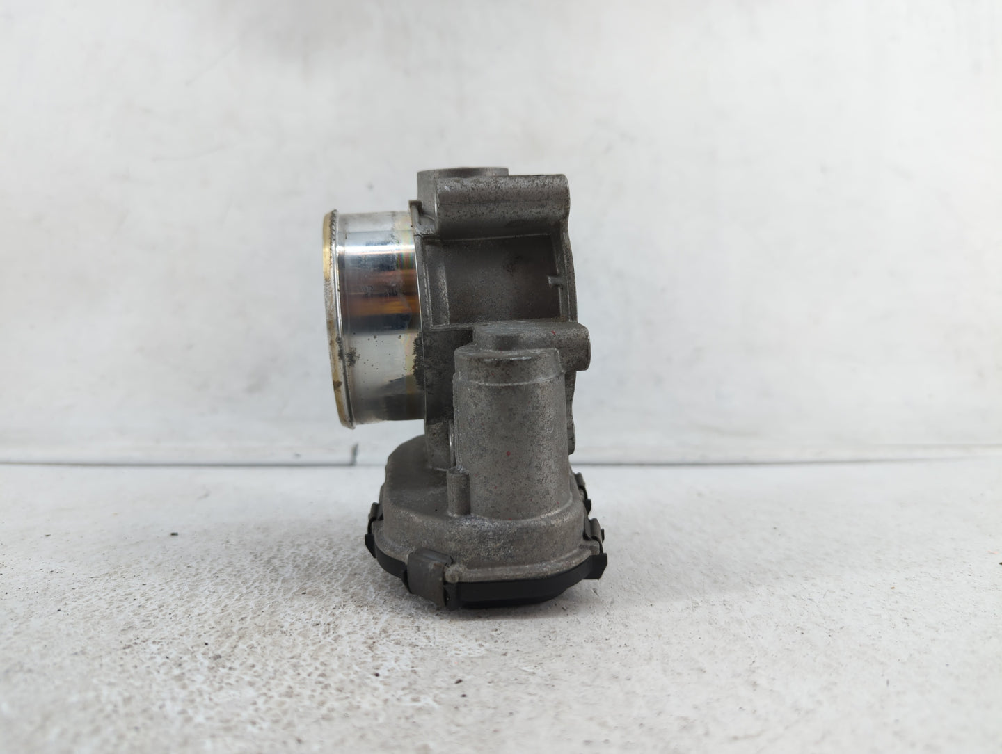 2017-2019 Ford F-150 Throttle Body P/N:71562054 HL3E-9F991-AA Fits Fits 2017 2018 2019 OEM Used Auto Parts - Oemusedautopart