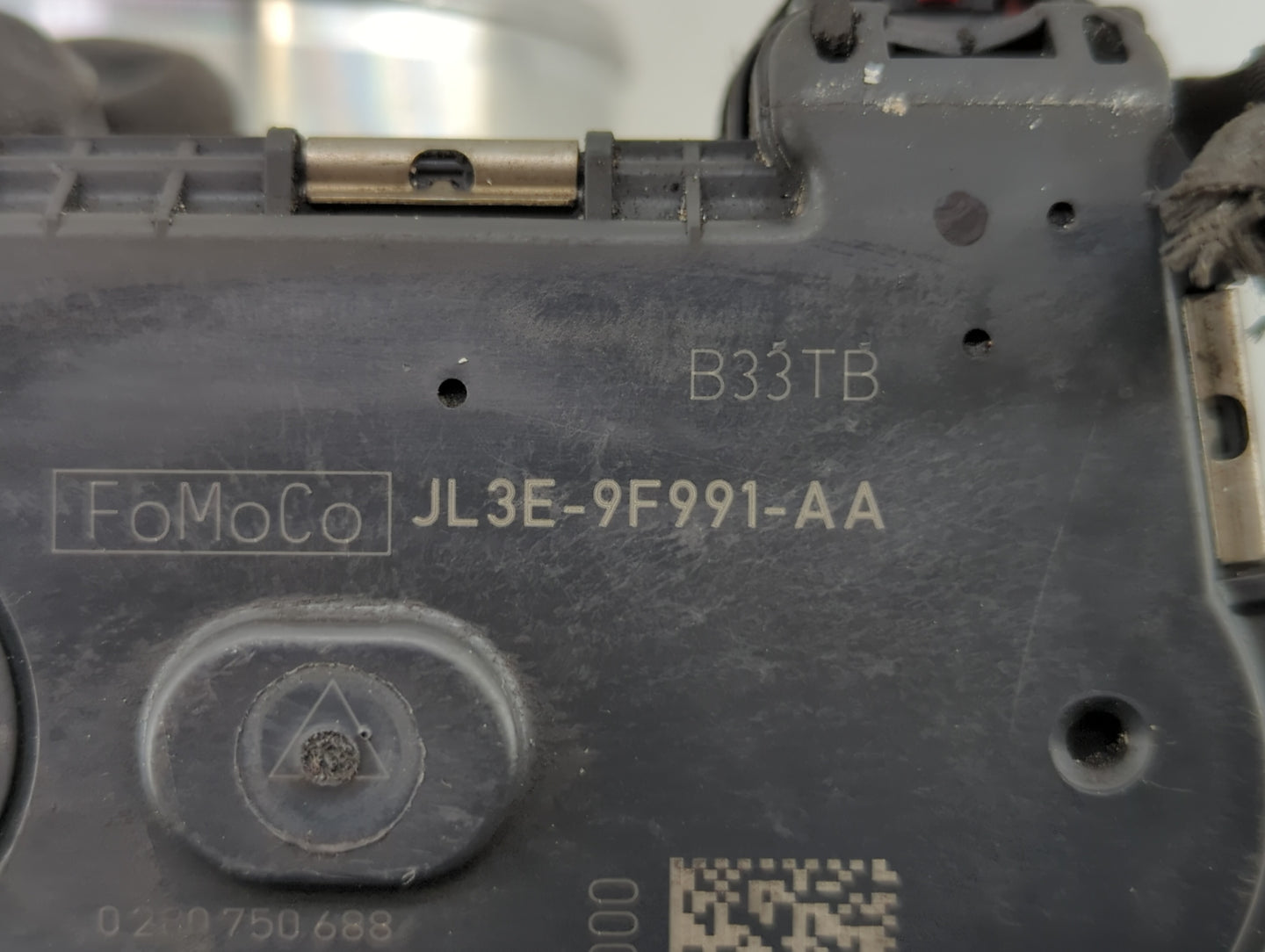 2018-2019 Ford F-150 Throttle Body P/N:JL3E-9F991-AA Fits Fits 2018 2019 OEM Used Auto Parts - Oemusedautoparts1.com