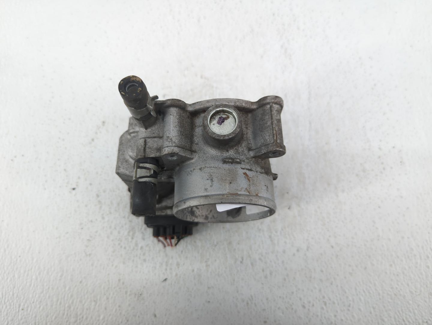 2018-2020 Ford F-150 Throttle Body Fits Fits 2018 2019 2020 2021 2022 OEM Used Auto Parts - Oemusedautoparts1.com