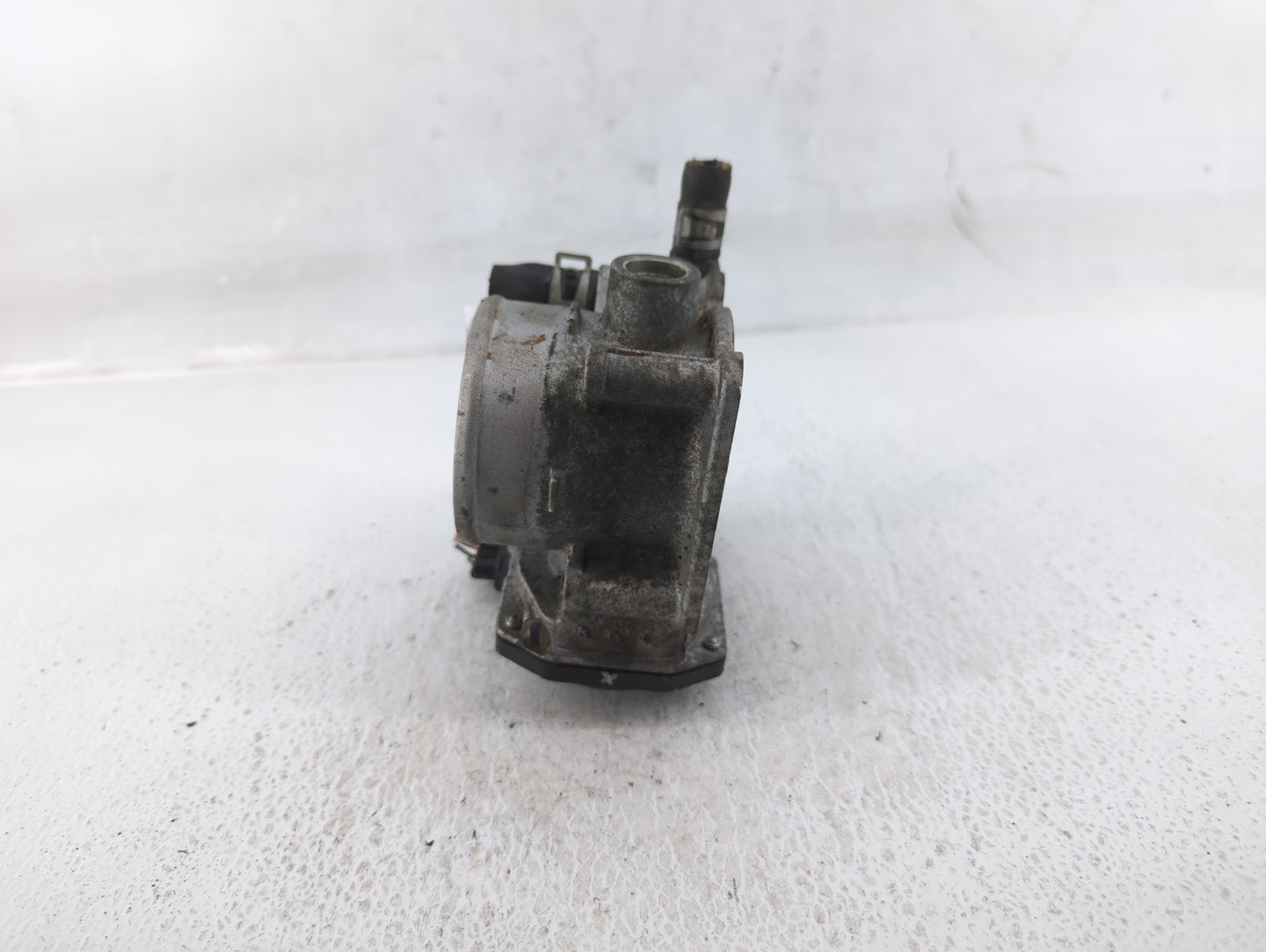 2018-2020 Ford F-150 Throttle Body Fits Fits 2018 2019 2020 2021 2022 OEM Used Auto Parts - Oemusedautoparts1.com