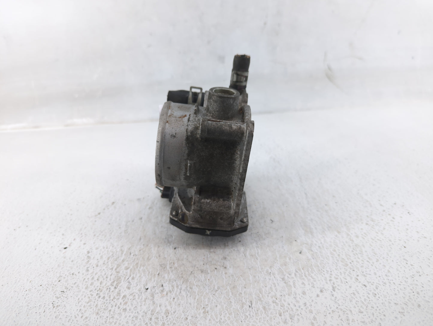 2018-2020 Ford F-150 Throttle Body Fits Fits 2018 2019 2020 2021 2022 OEM Used Auto Parts - Oemusedautoparts1.com