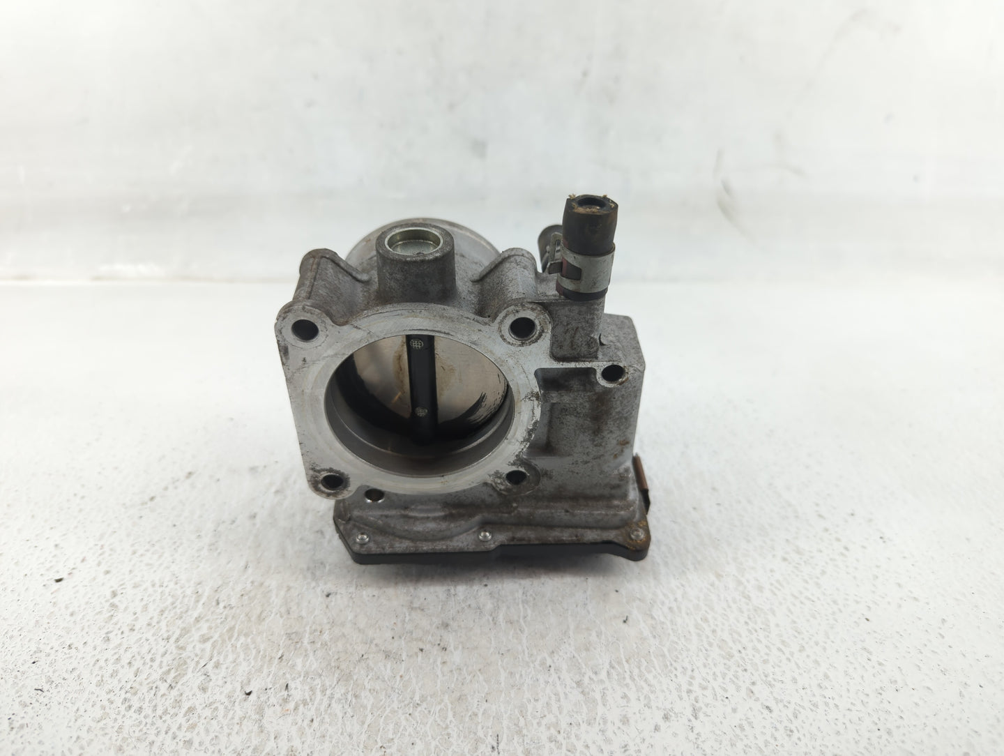 2018-2020 Ford F-150 Throttle Body Fits Fits 2018 2019 2020 2021 2022 OEM Used Auto Parts - Oemusedautoparts1.com