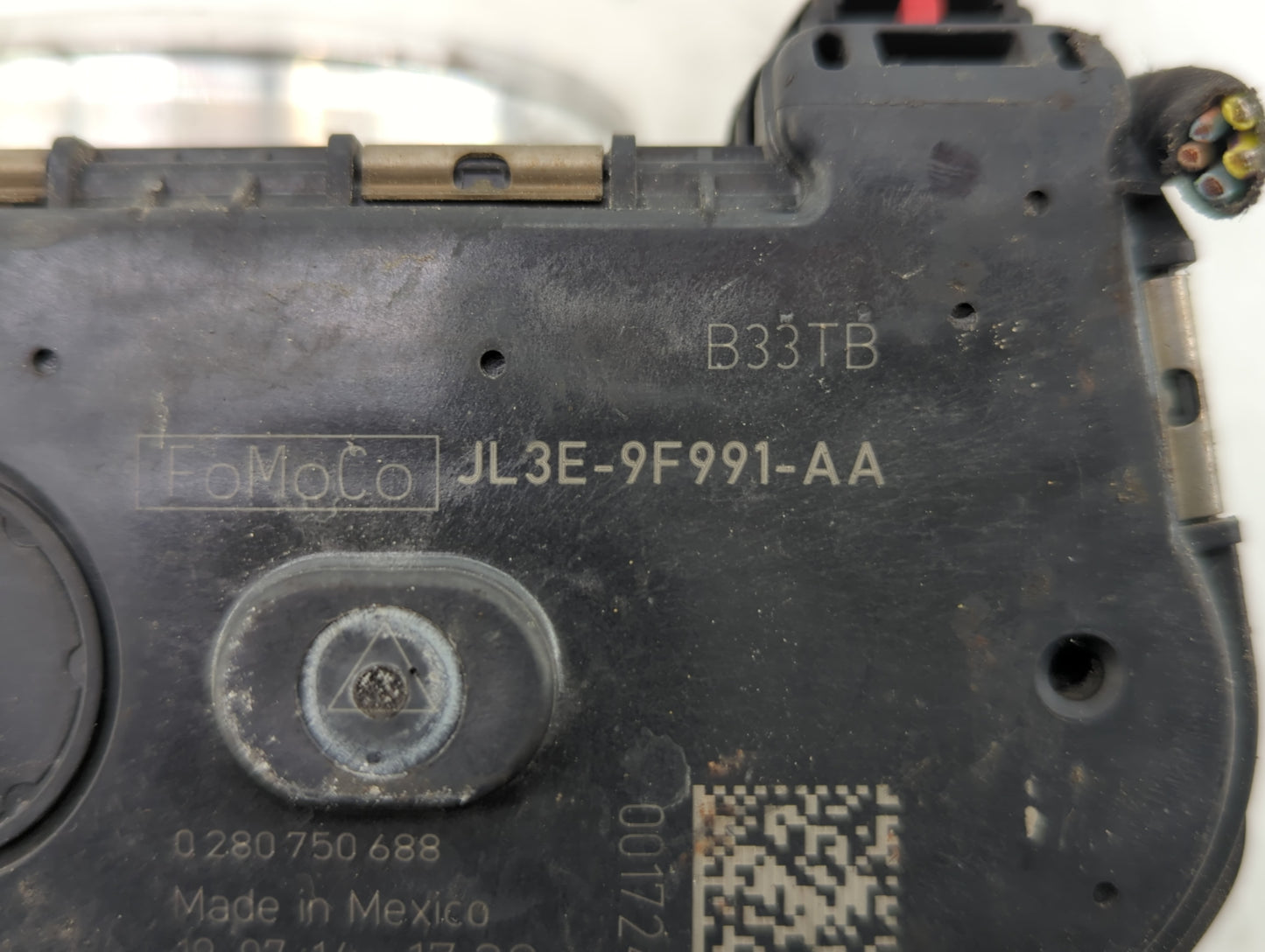 2018-2020 Ford F-150 Throttle Body P/N:JL3E-9F991-AA Fits Fits 2018 2019 2020 2021 2022 OEM Used Auto Parts - Oemusedautopar