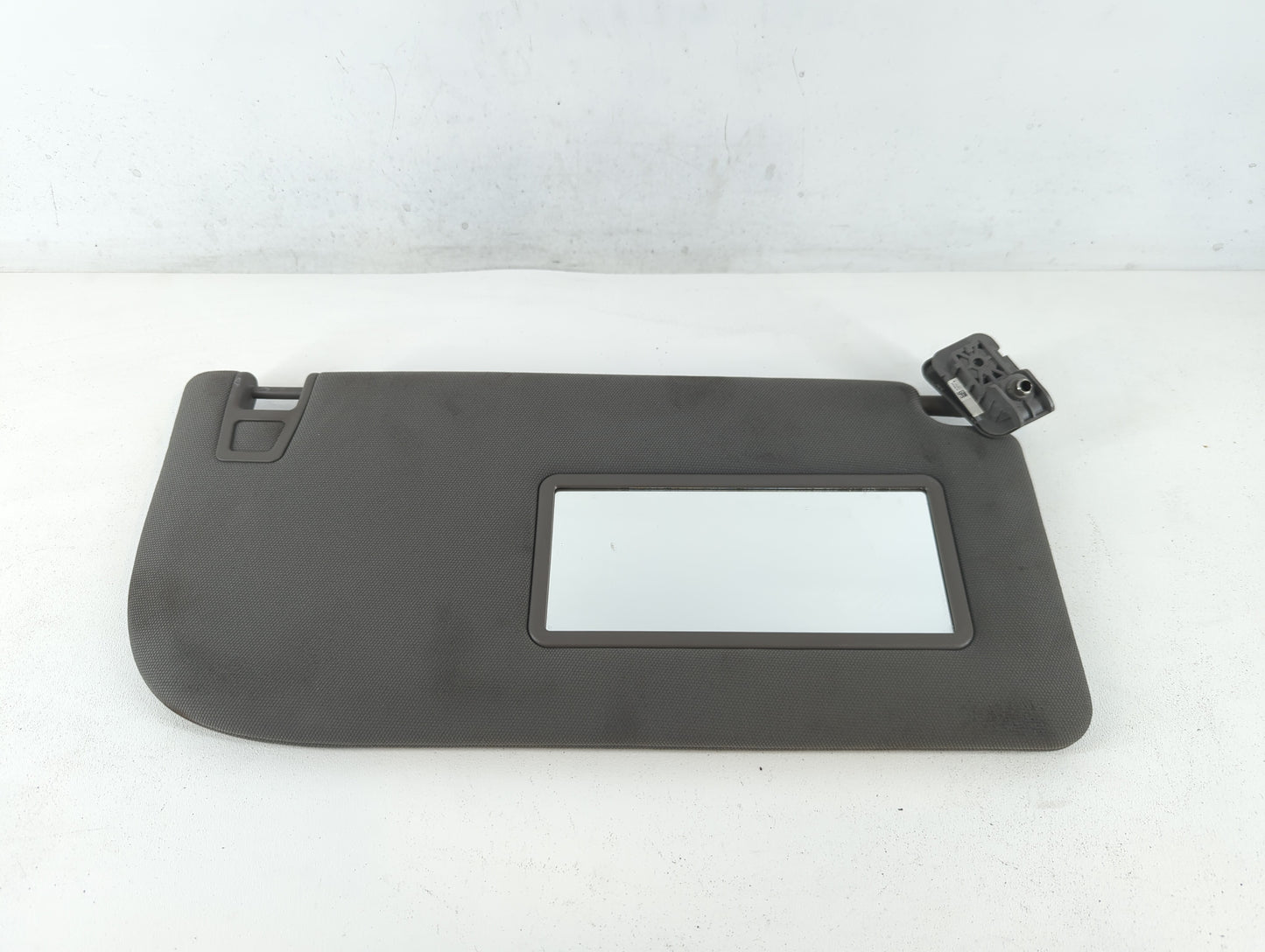 2018-2020 Ford F-150 Sun Visor Shade Replacement Passenger Right Mirror Fits Fits 2018 2019 2020 OEM Used Auto Parts - Oemus